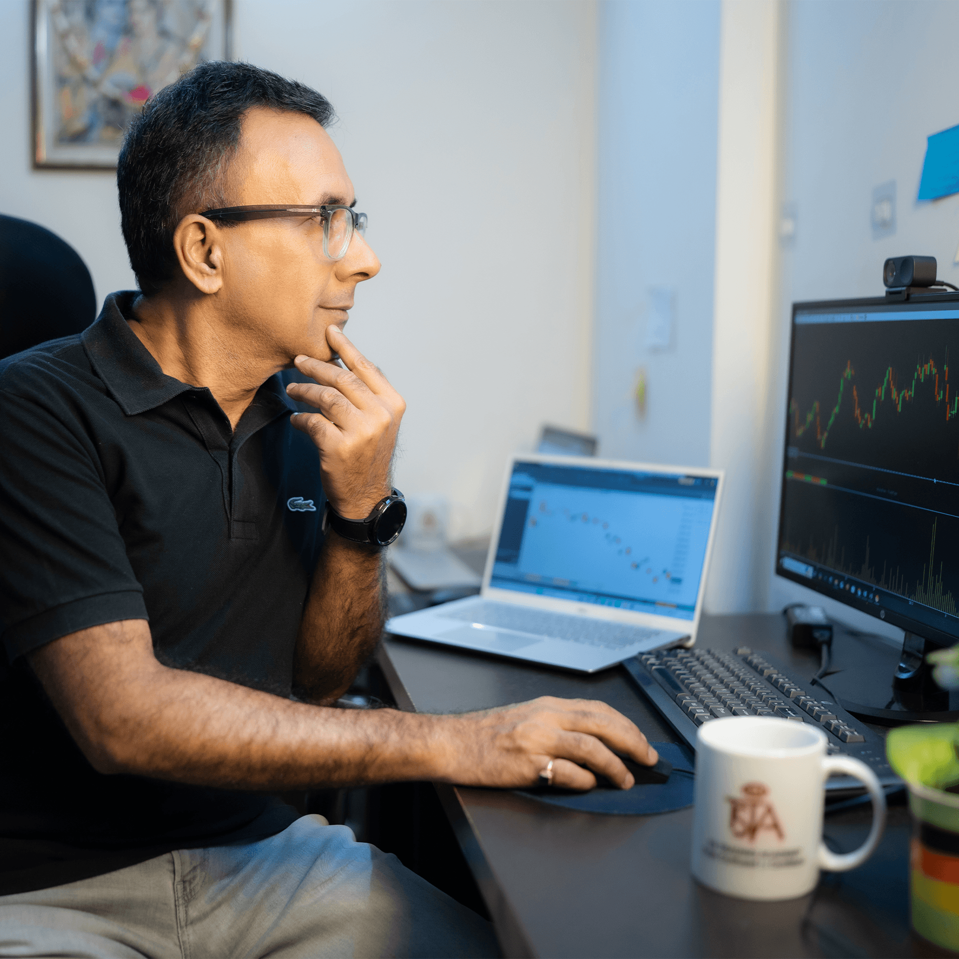 TSTA team member explaining online courses to students